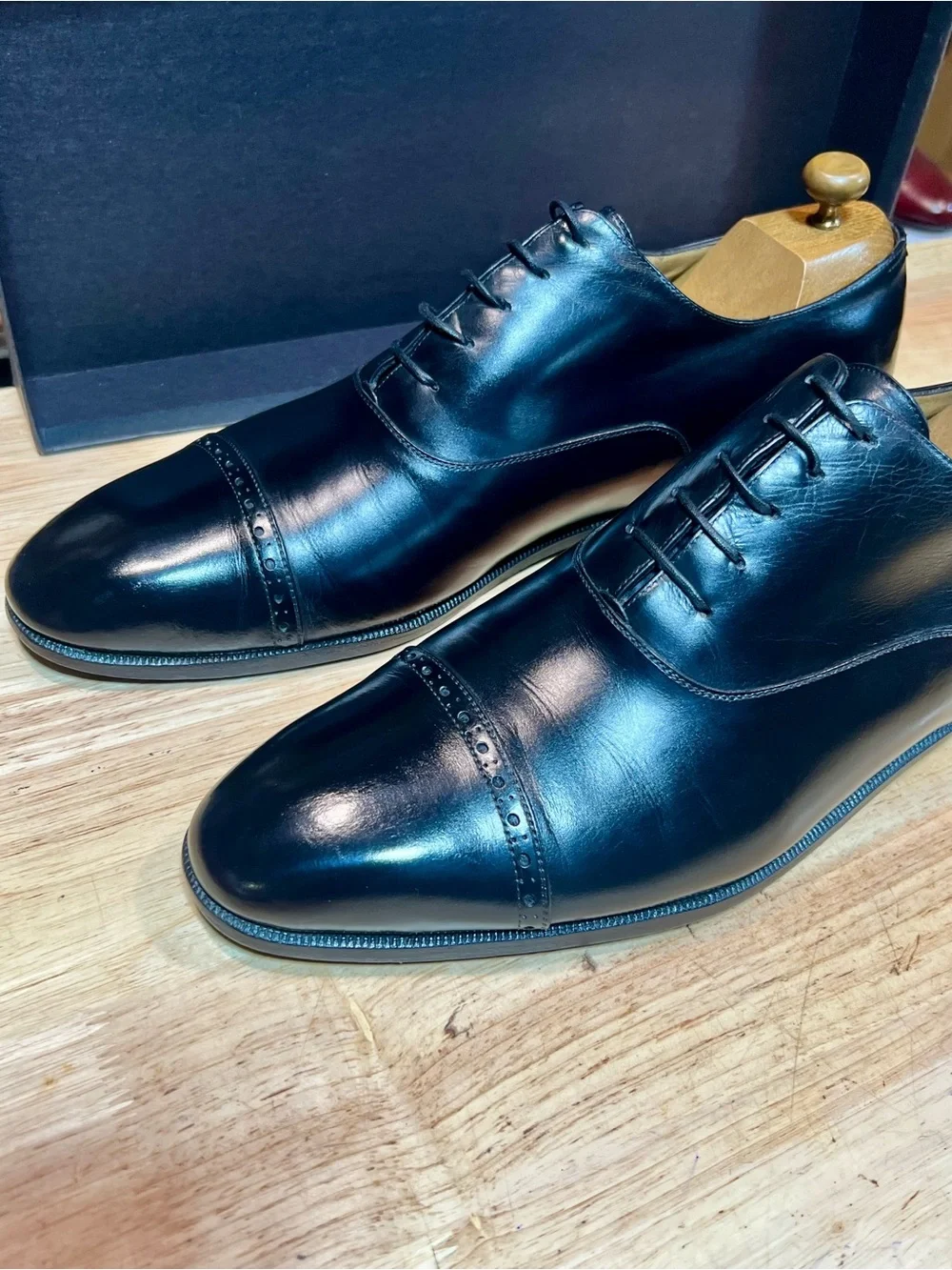 Aubercy Paris Men's Black Leather Punch Cap Toe Oxfords UK11.5/US12.5M w/ Trees